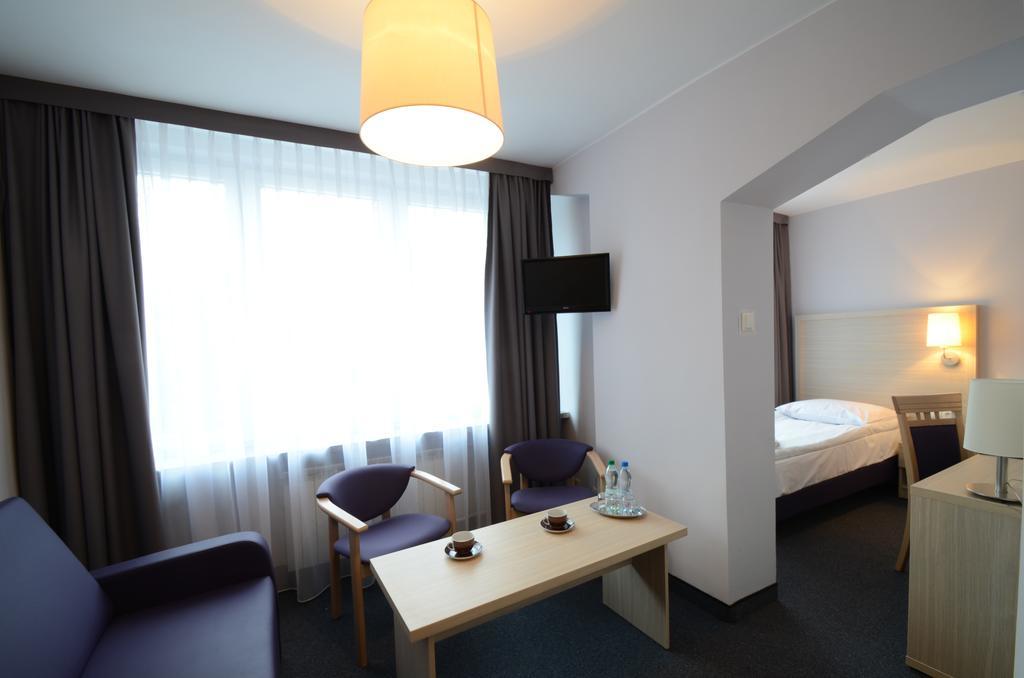 Hotel Pzmot Lublin Phòng bức ảnh